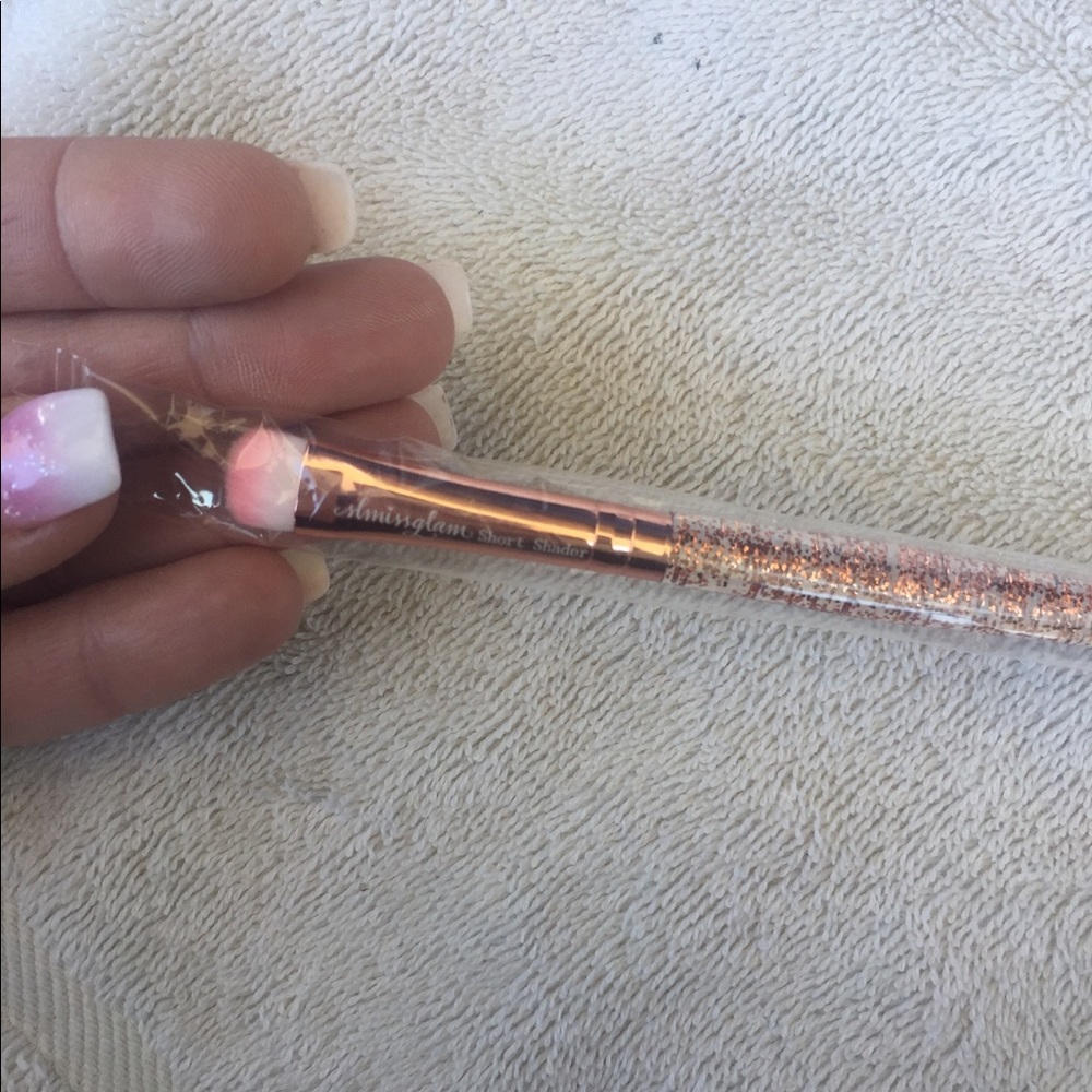 NIW Stephanie Lewis Short Shader Brush